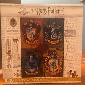 Harry Potter Crest Puzzle -NWT